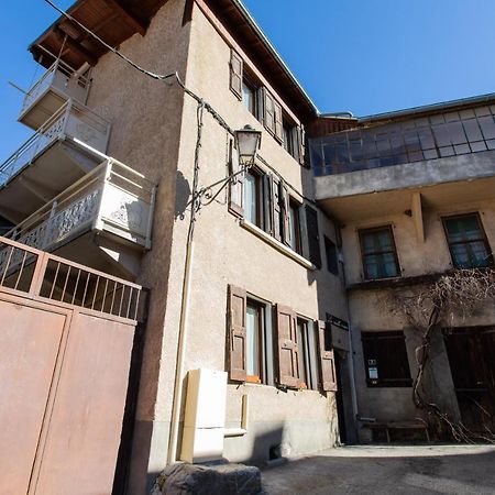 Le Coq Charmant Petit Studio En Centre Ville D'Embrun Εξωτερικό φωτογραφία