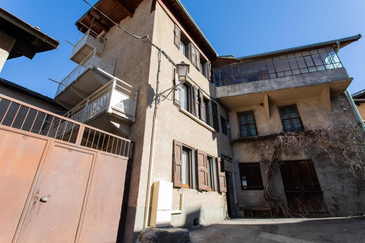 Le Coq Charmant Petit Studio En Centre Ville D'Embrun Εξωτερικό φωτογραφία